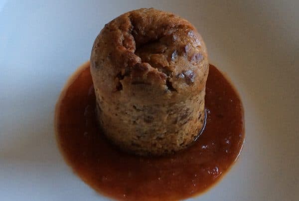 Muffin de Kalamata sobre mermelada